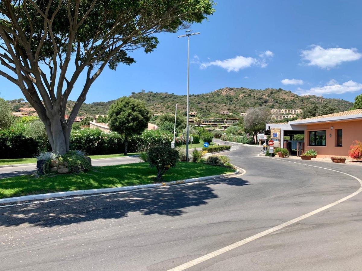 Villa Zippiri Is Molas פולה מראה חיצוני תמונה